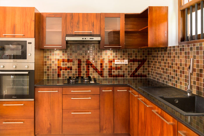 Finez-Edith-Pantry-side